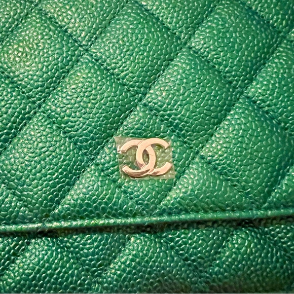 Chanel 18s Emerald Green WOC - Picture 8 of 11